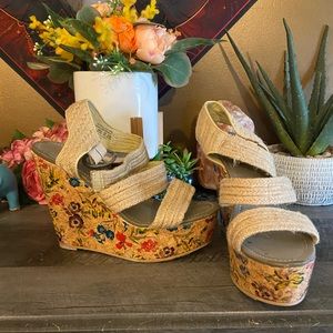 Bongo heels super cute size 8.5